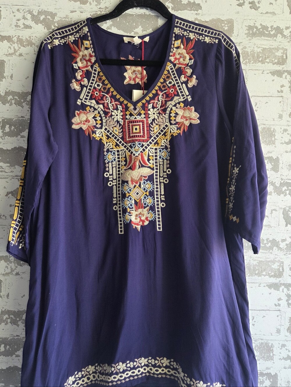 ​NWT Solitaire Navy Blue Embroidered Boho Peasant Top V-Neck M